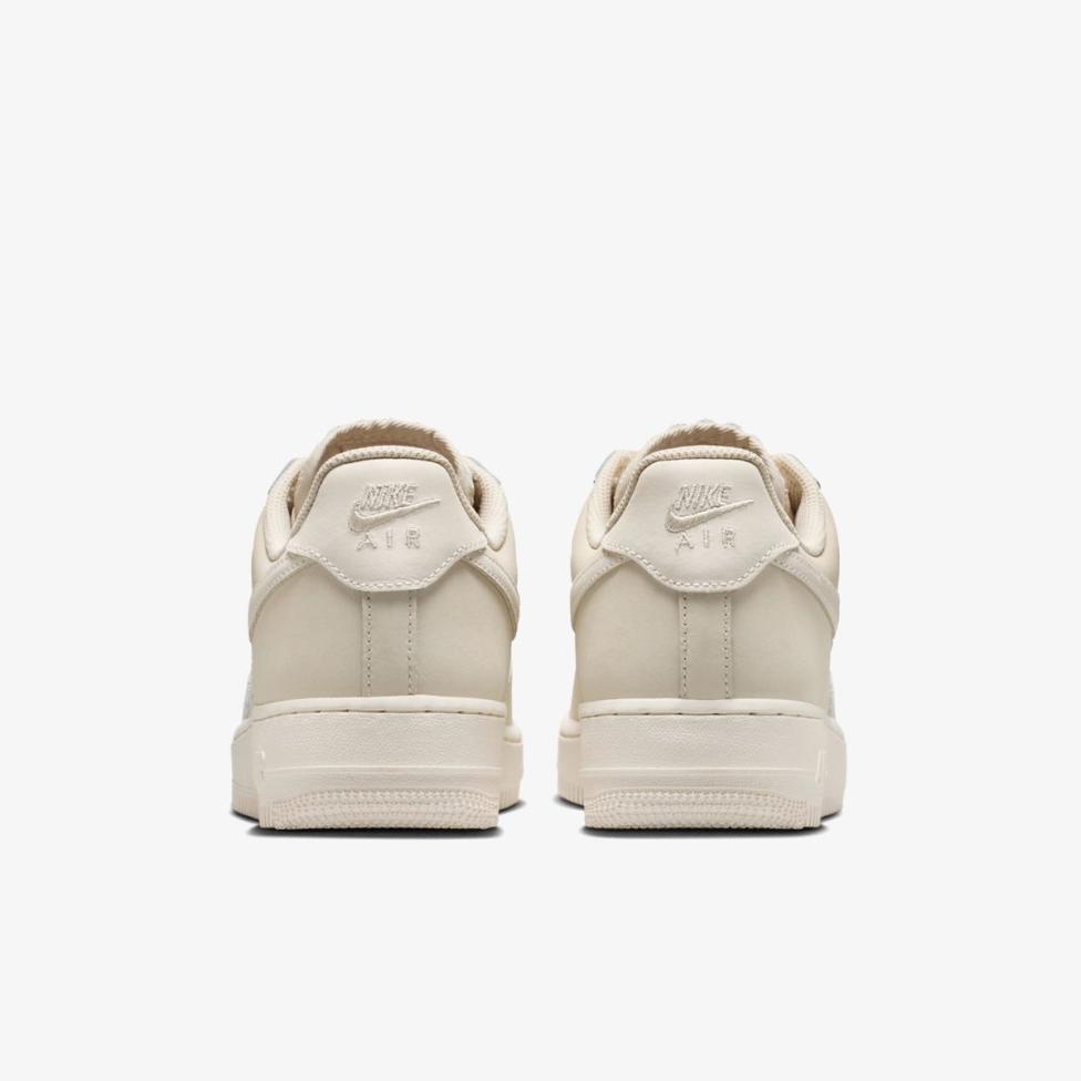 Outlet Женские кроссовки NIKE W AIR FORCE 1 RETRO PRM IR0871-100_image_6