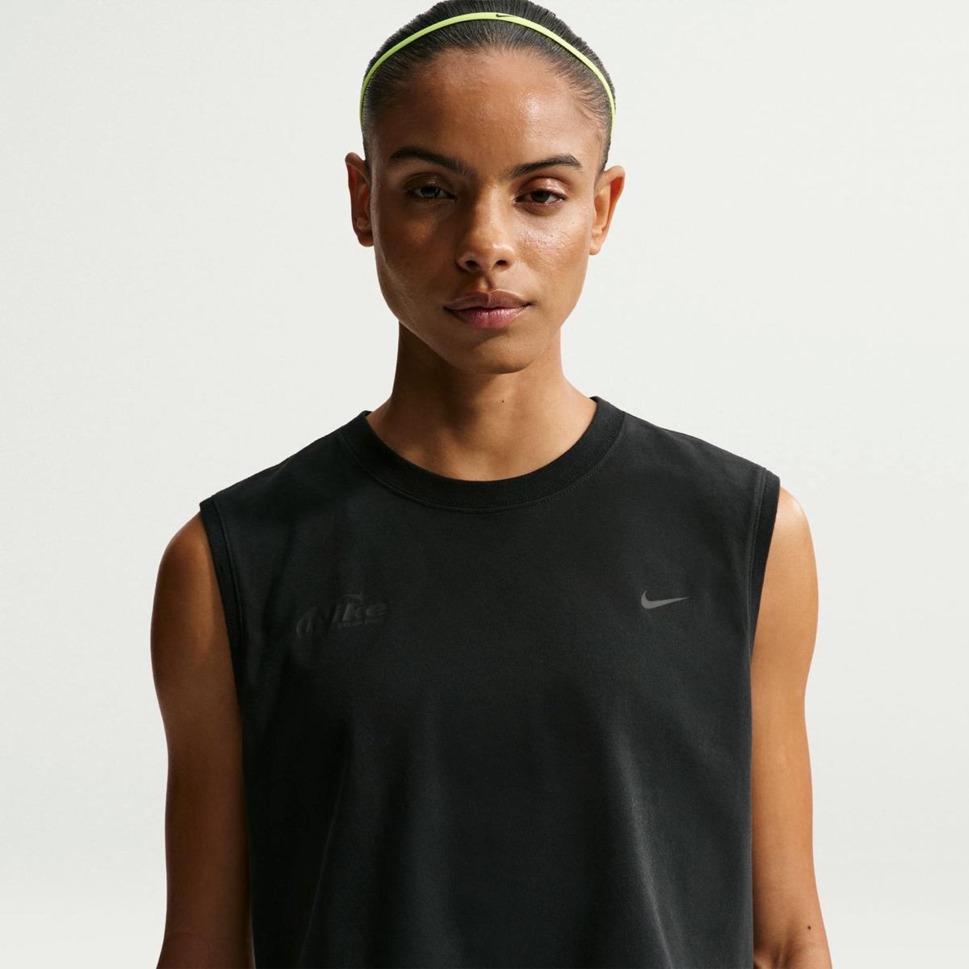 Outlet Жіноча футболка NIKE W NKDF MOVE SL SWFT BTRFLY TEE IM0631-010