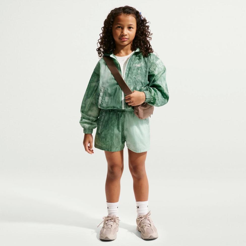Outlet Жіночі шорти NIKE G NSW CLUB WVN SHORT GFX IF1732-394_image_4