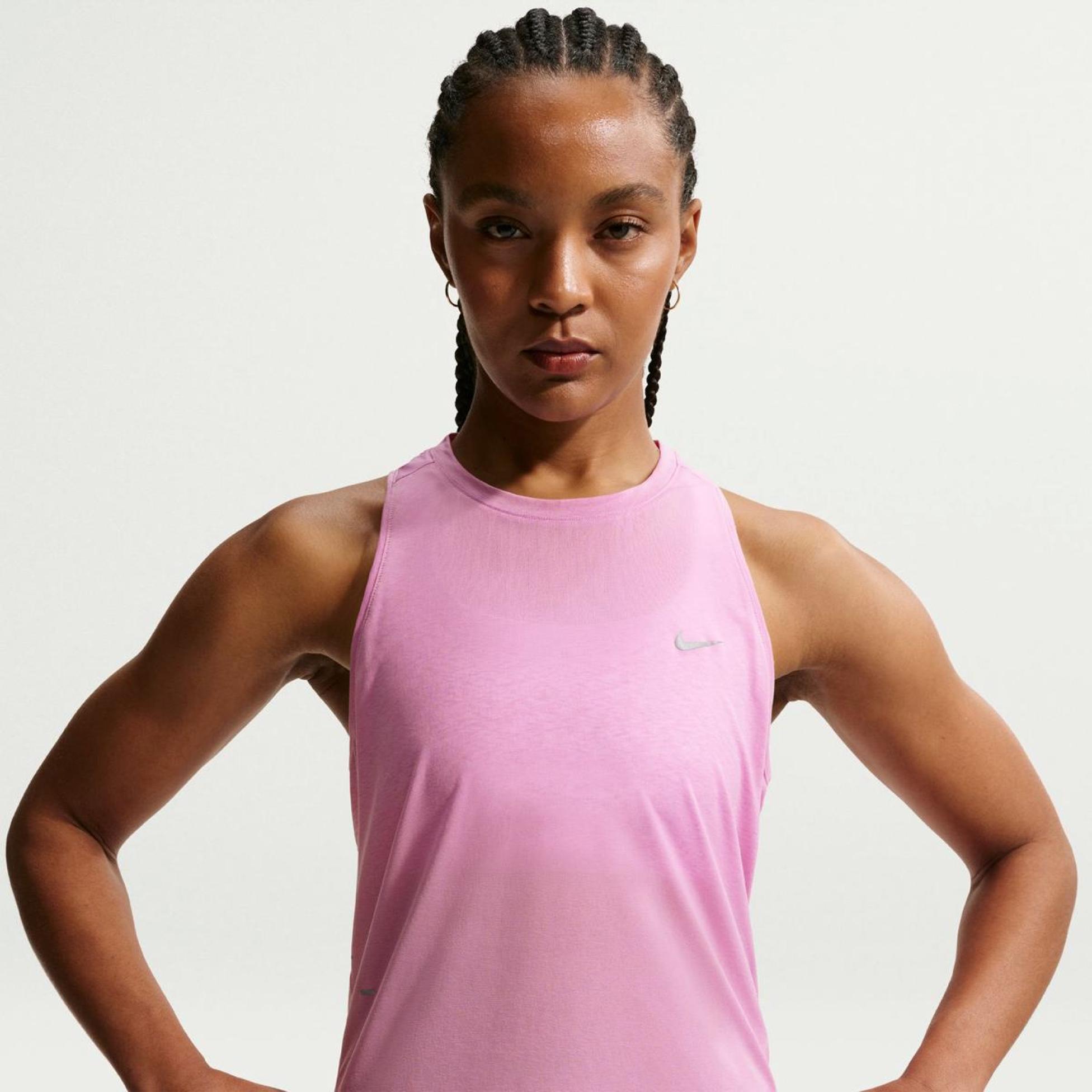Outlet Жіноча майка NIKE W NK SWIFT NVLT BRTHE TANK IF1486-503