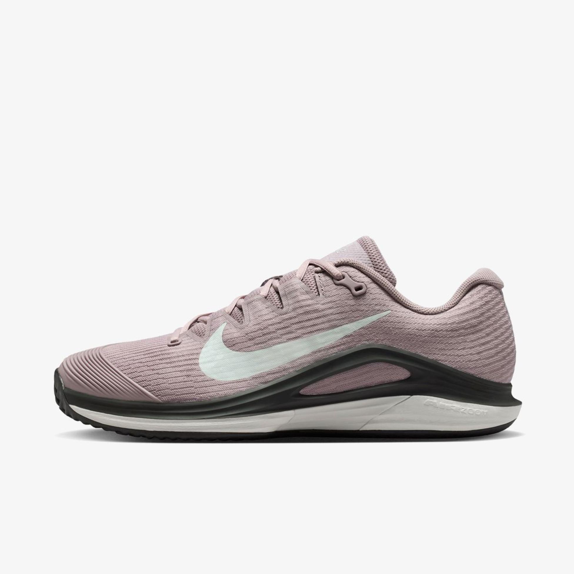 Outlet Чоловічі кросівки NIKE M ZOOM VAPOR 12 CLY PRM HV1469-200