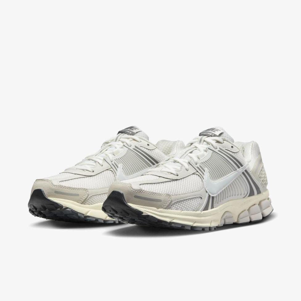 Outlet Мужские кроссовки NIKE ZOOM VOMERO 5 HF0731-007_image_5