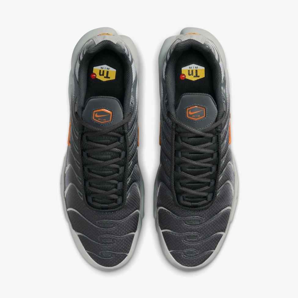 Outlet Чоловічі кросівки NIKE AIR MAX PLUS DM0032-037_image_4