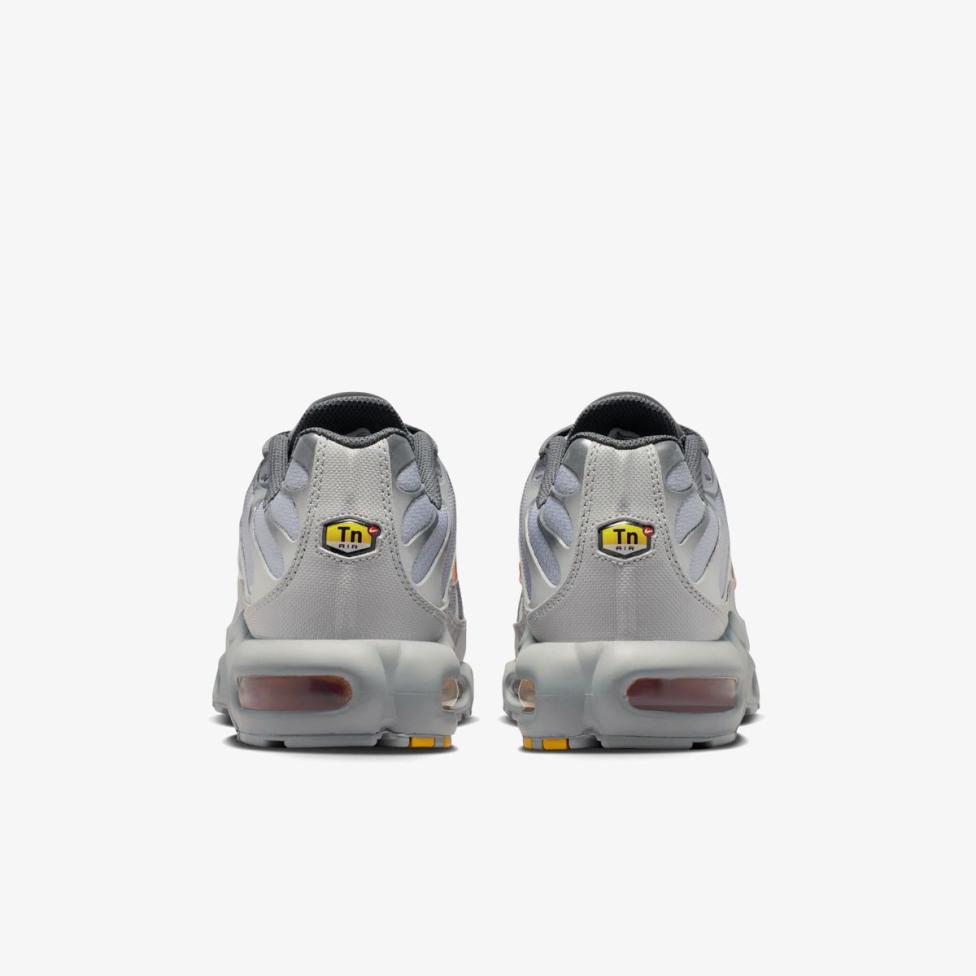 Outlet Чоловічі кросівки NIKE AIR MAX PLUS DM0032-037_image_6