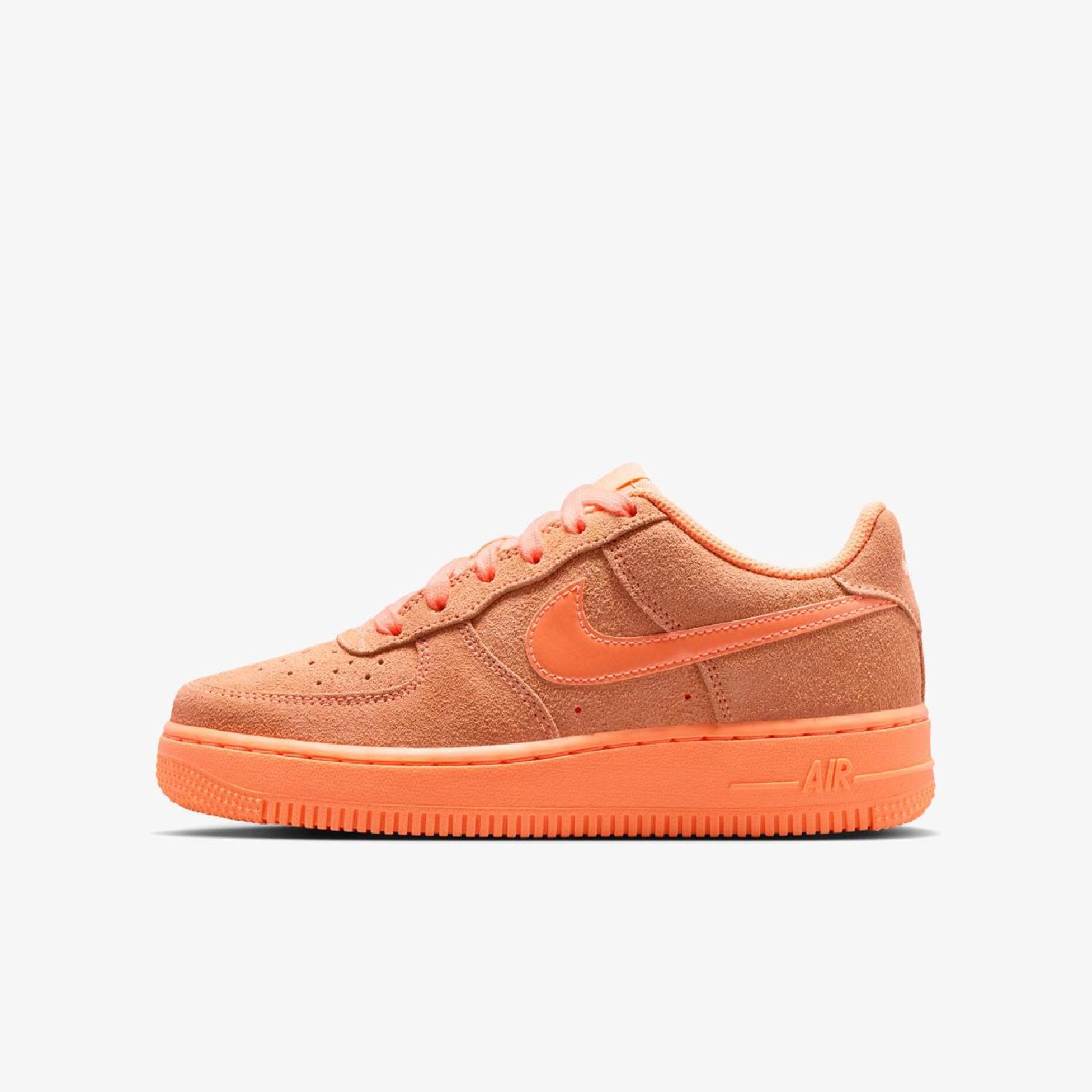 Outlet Дитячі кросівки NIKE AIR FORCE 1 SUEDE ORANGE PULSE (GS) IR5611-801