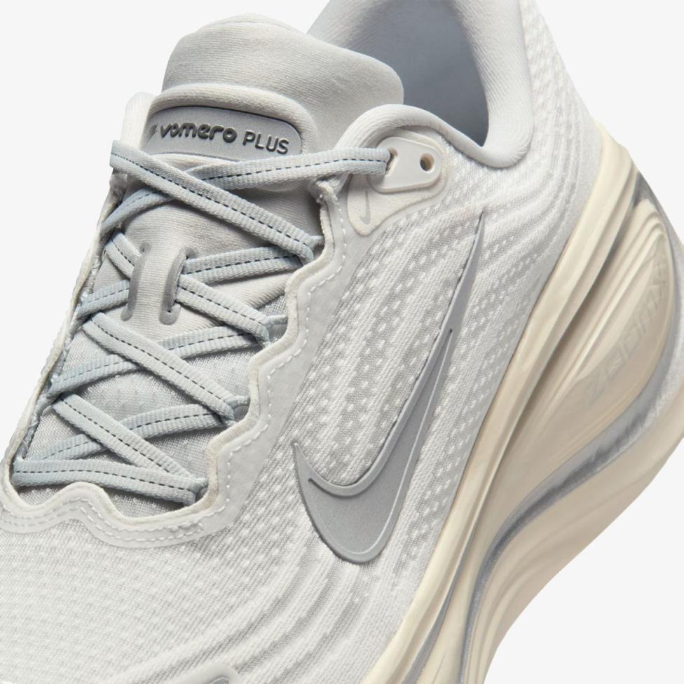 Outlet Чоловічі кросівки NIKE VOMERO PLUS PLATINUM TINT IQ0308-094_image_7