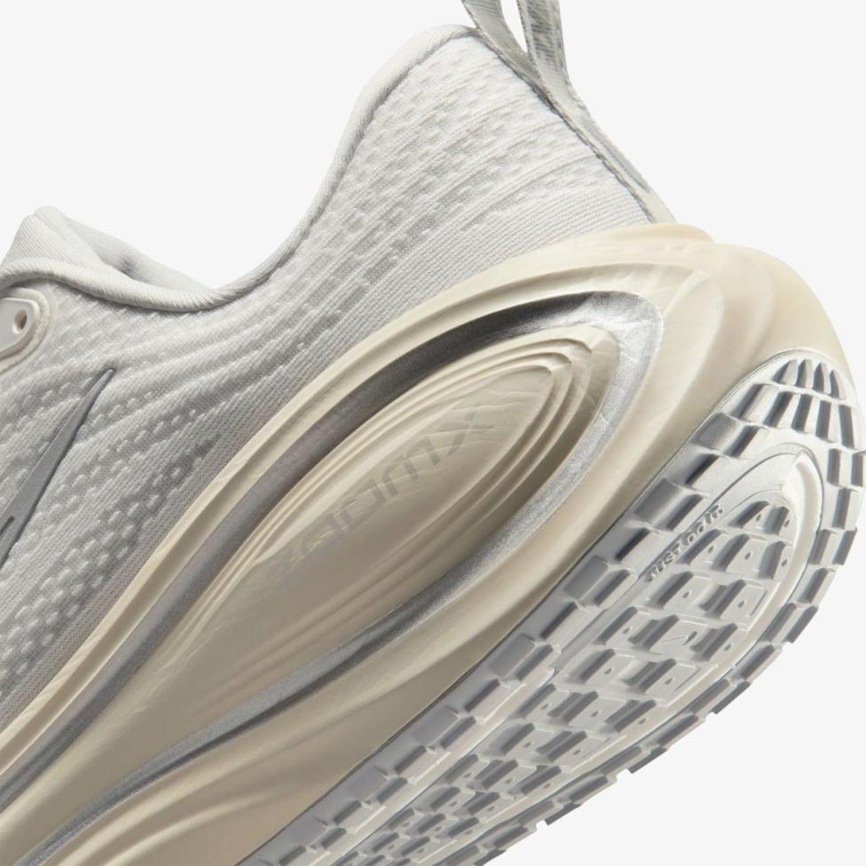 Outlet Чоловічі кросівки NIKE VOMERO PLUS PLATINUM TINT IQ0308-094_image_8