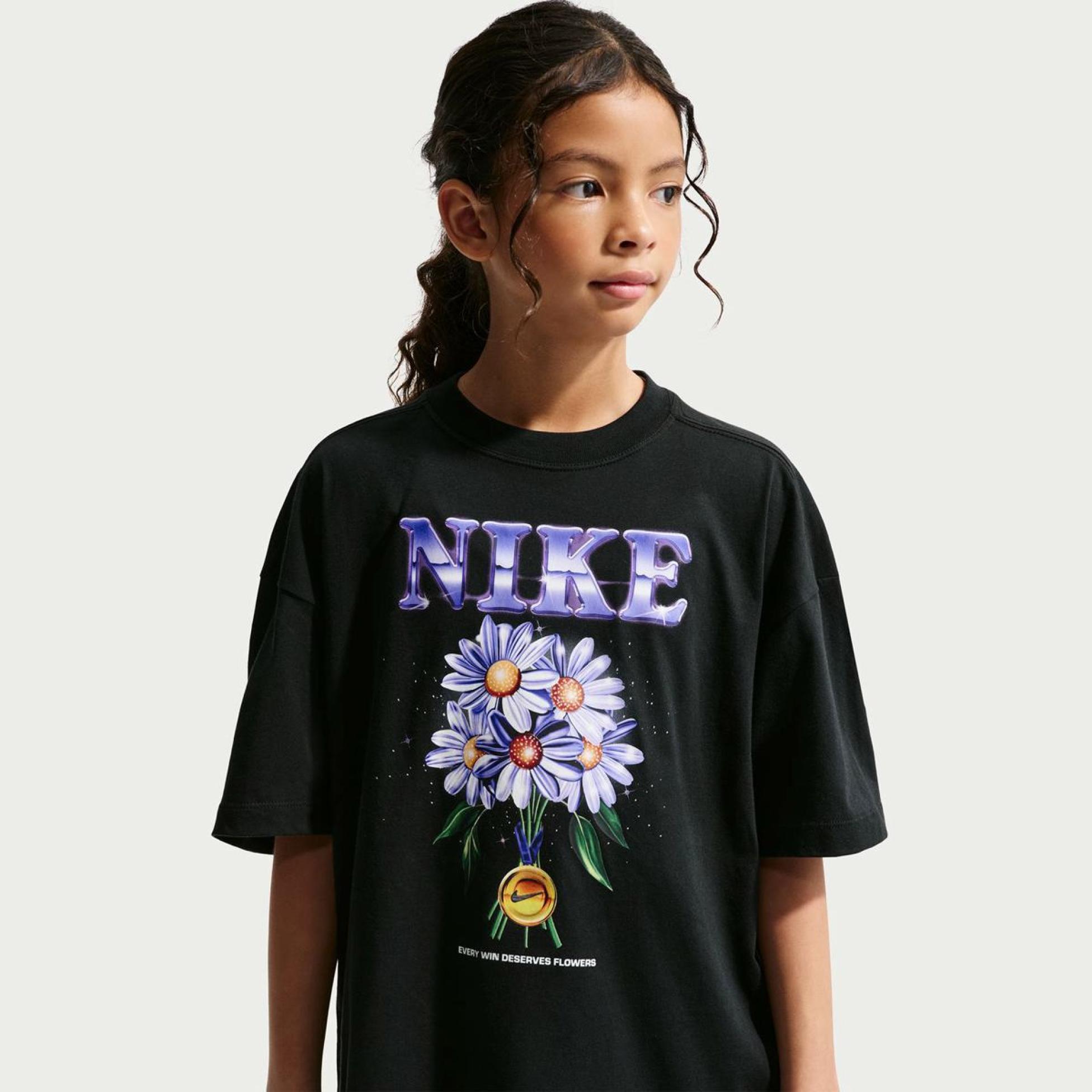 Outlet Дитяча футболка NIKE G NSW TEE FLOWERS OS IR5191-010