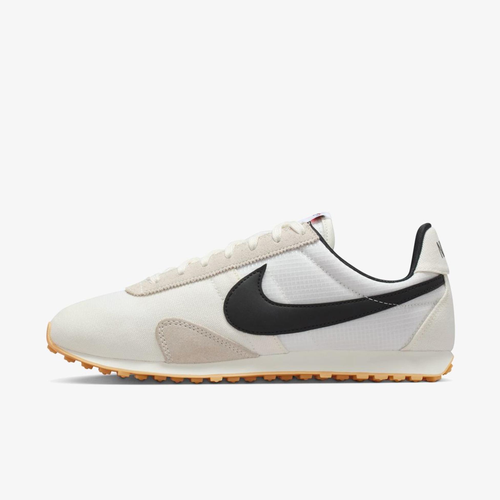 Outlet Жіночі кросівки NIKE W PRE MONTREAL RACER VNTG 828436-101
