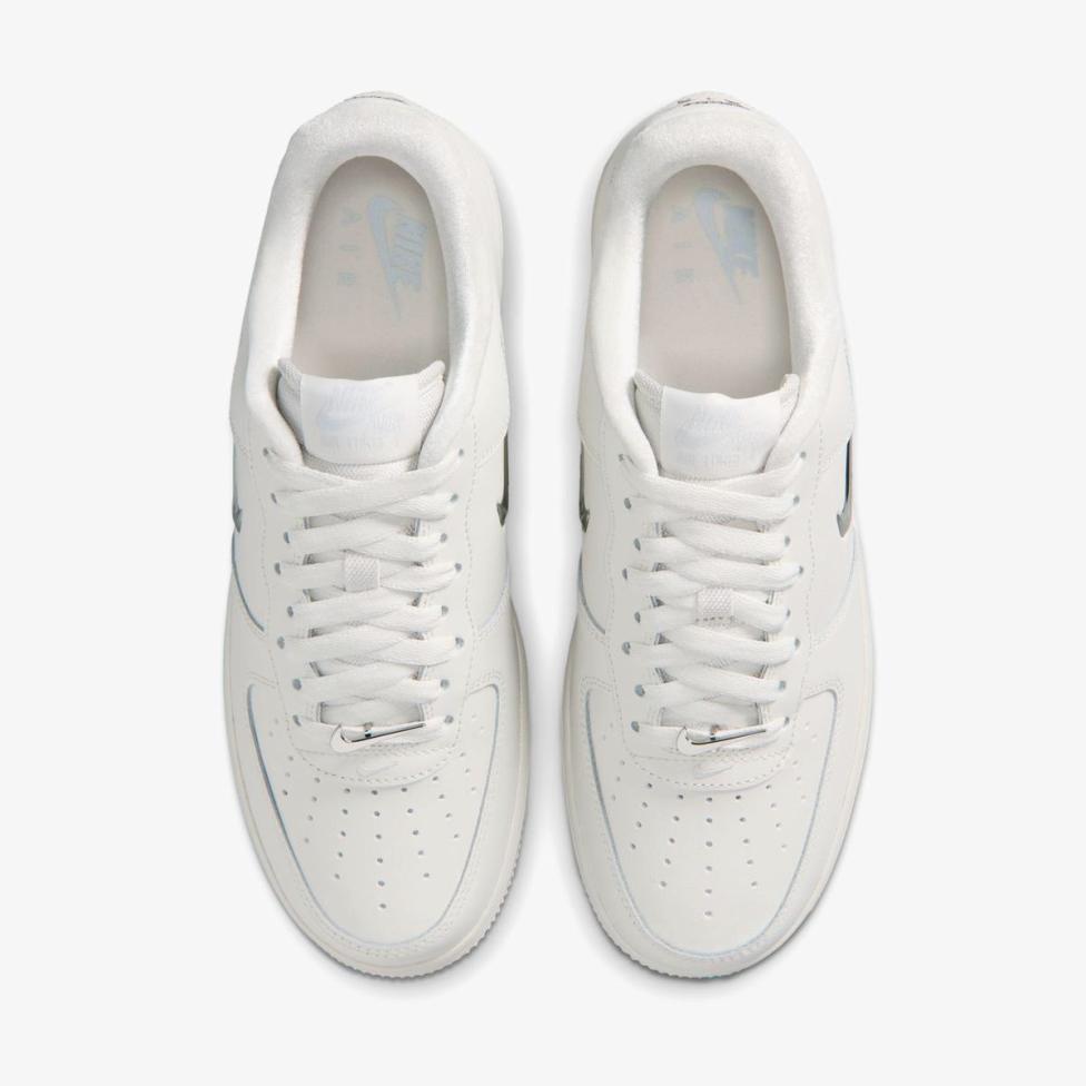 Outlet Жіночі кросівки NIKE WMNS AIR FORCE 1 '07 IU7558-030_image_4