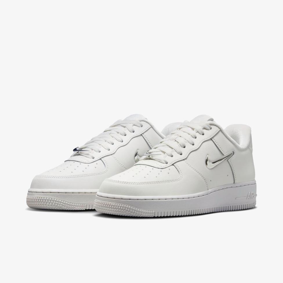 Outlet Жіночі кросівки NIKE WMNS AIR FORCE 1 '07 IU7558-030_image_5