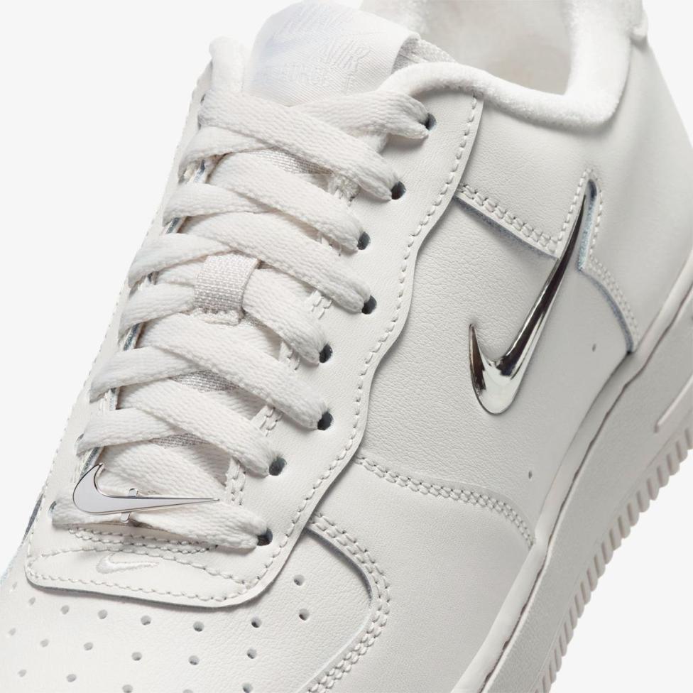 Outlet Жіночі кросівки NIKE WMNS AIR FORCE 1 '07 IU7558-030_image_7
