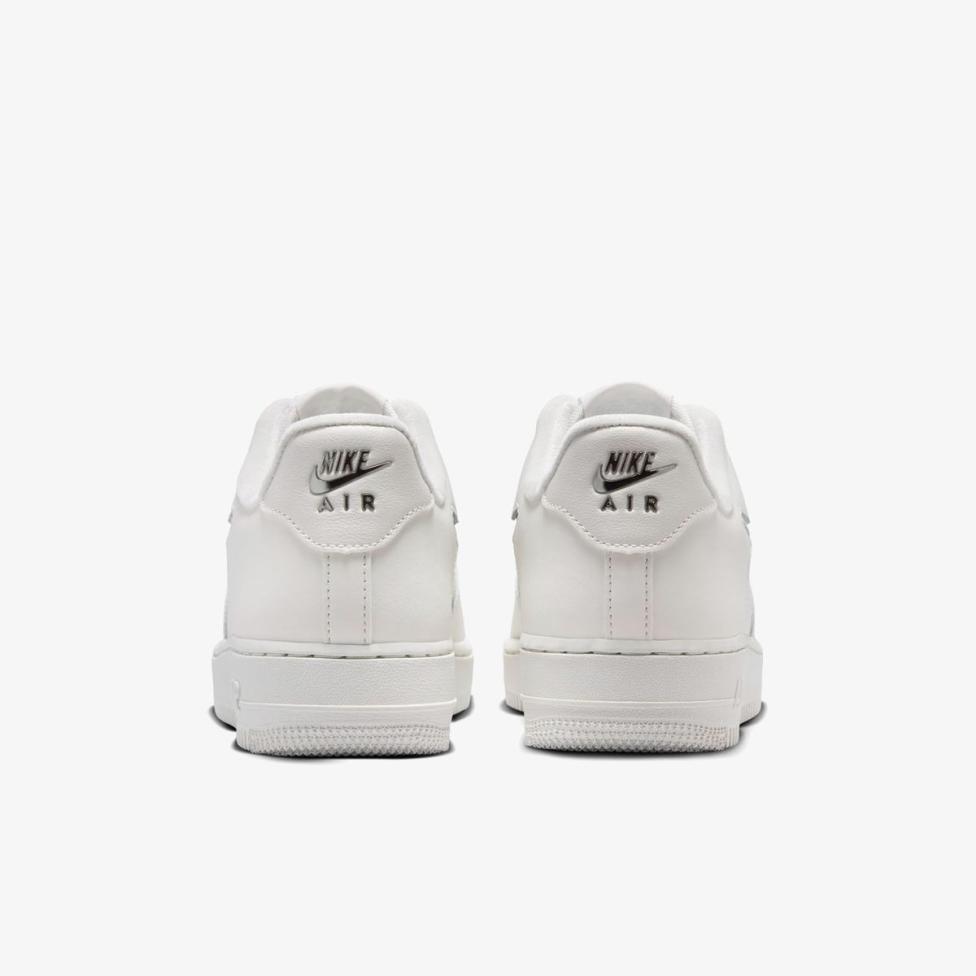 Outlet Жіночі кросівки NIKE WMNS AIR FORCE 1 '07 IU7558-030_image_6