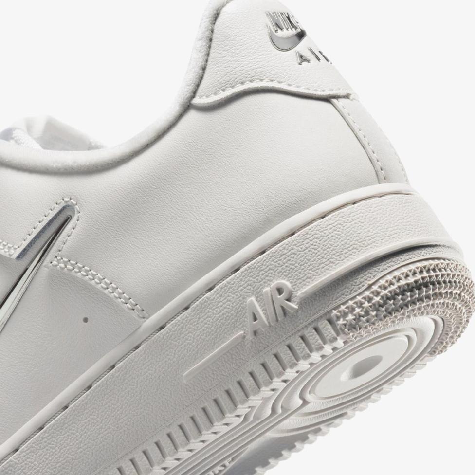Outlet Жіночі кросівки NIKE WMNS AIR FORCE 1 '07 IU7558-030_image_8