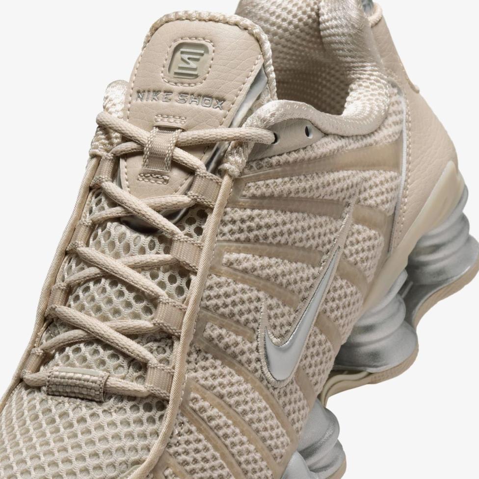 Outlet Женские кроссовки NIKE W SHOX TL IH2559-200_image_7