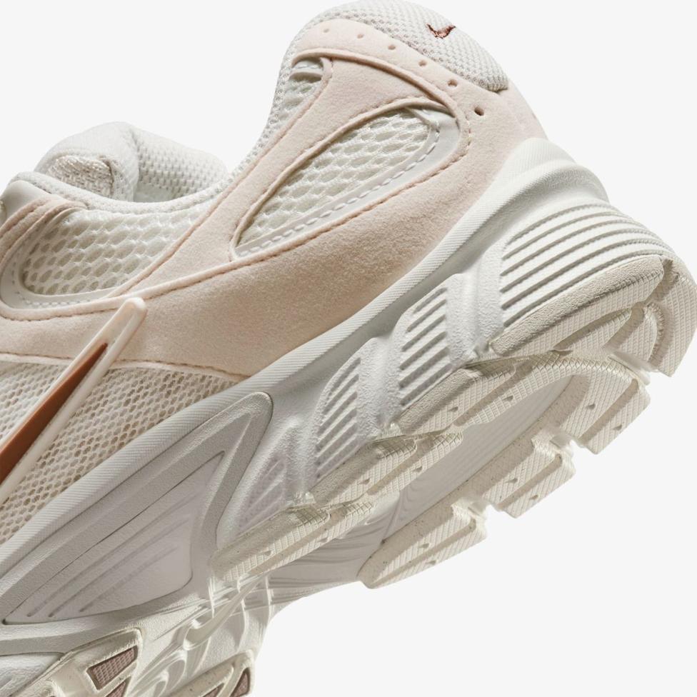 Outlet Женские кроссовки NIKE W V5 RNR S IQ7577-121_image_8