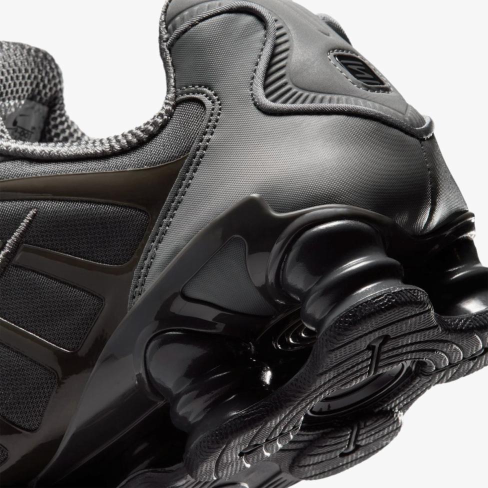 Outlet Чоловічі кросівки NIKE SHOX TL SE IQ6599-003_image_8