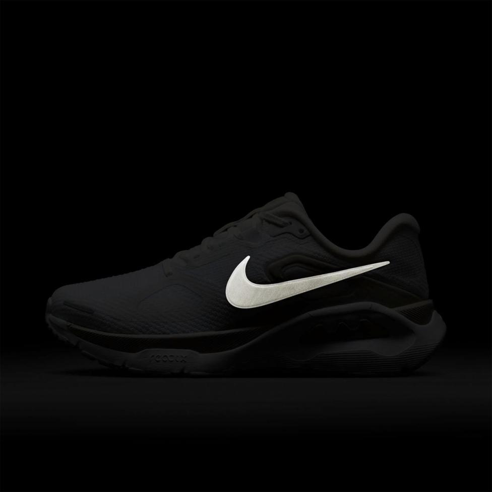 Outlet Женские кроссовки NIKE WMNS STRUCTURE PLUS HQ3049-100_image_9