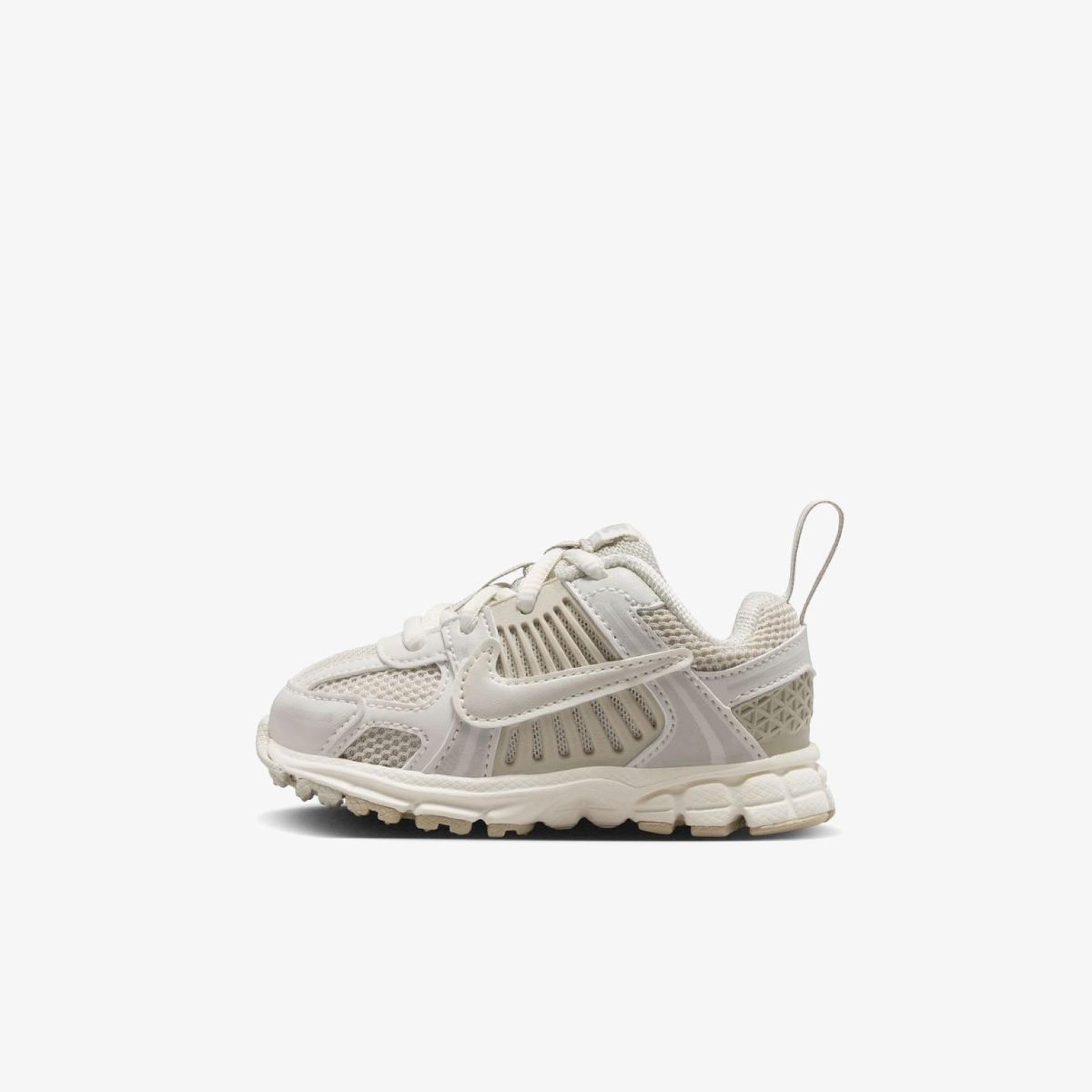 Outlet Дитячі кросівки NIKE VOMERO 5 LACE (TD) IR4588-016
