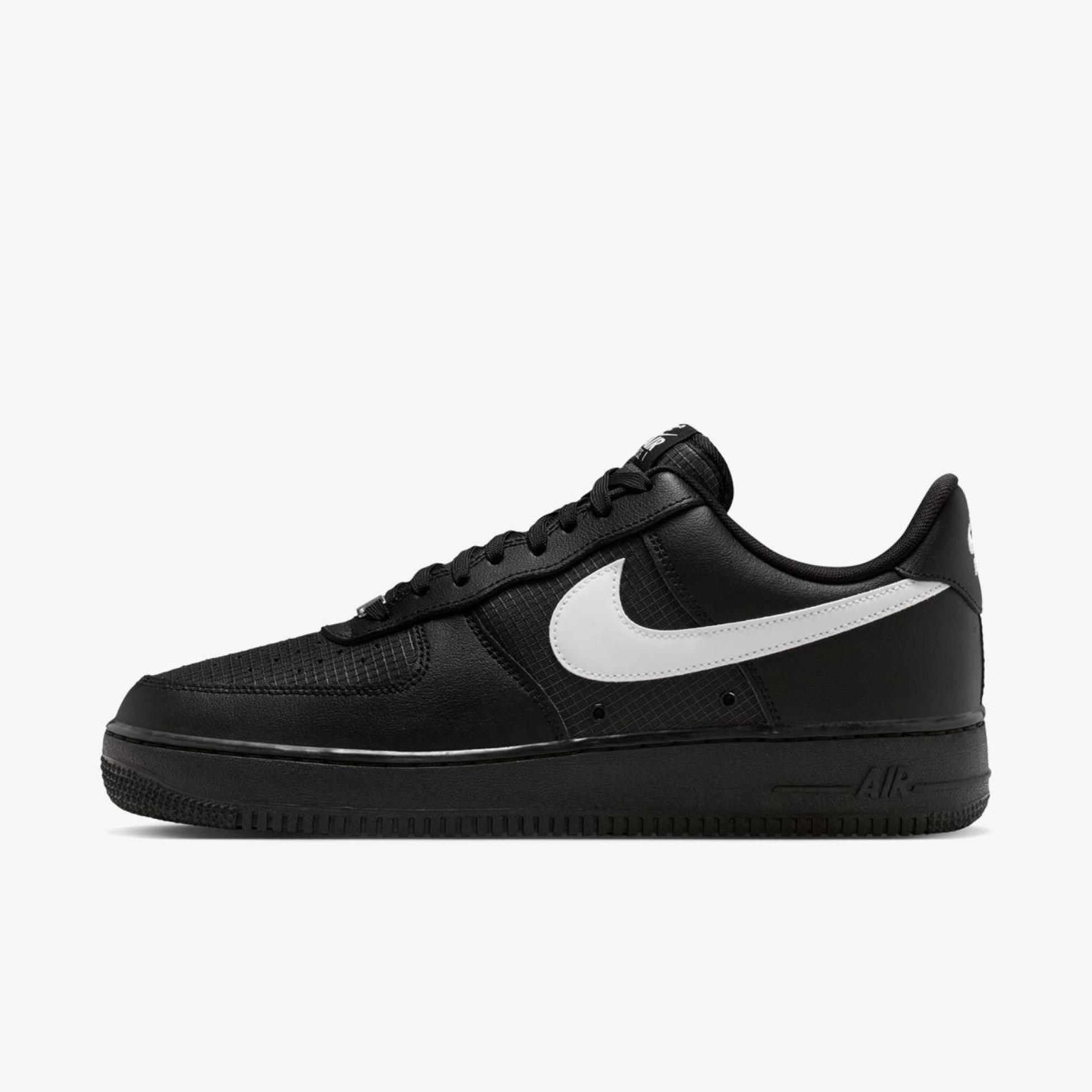 Outlet Чоловічі кросівки NIKE AIR FORCE 1 '07 LV8 IR0952-001