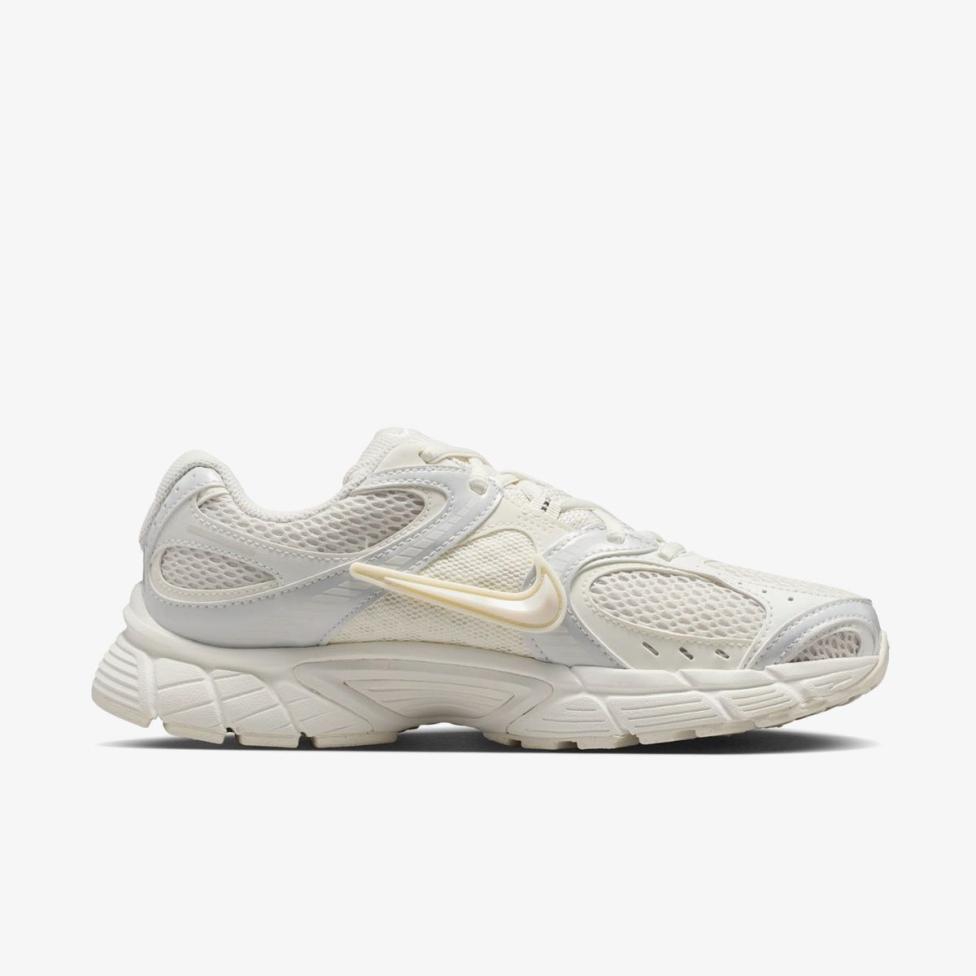 Outlet Жіночі кросівки NIKE W V5 RNR IQ0276-030_image_3