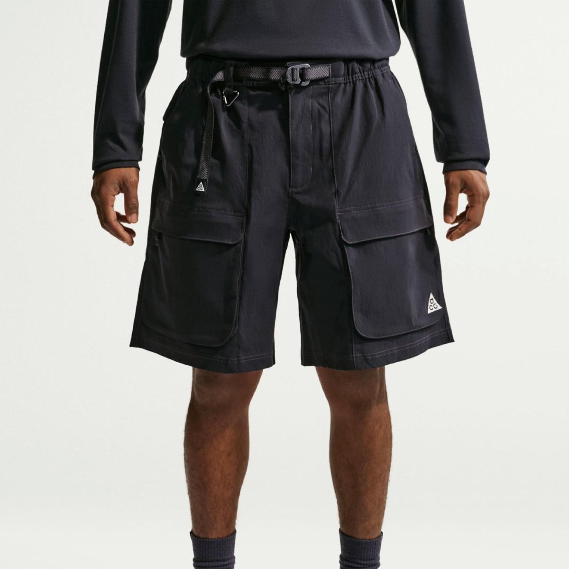 Outlet Чоловічі шорти NIKE M ACG SMITH SUMMIT CARGO SHORT HV0593-010