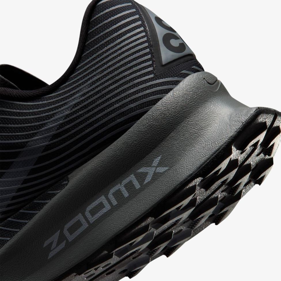 Outlet Чоловічі кросівки NIKE ACG ULTRAFLY TRAIL HF5668-001_image_8