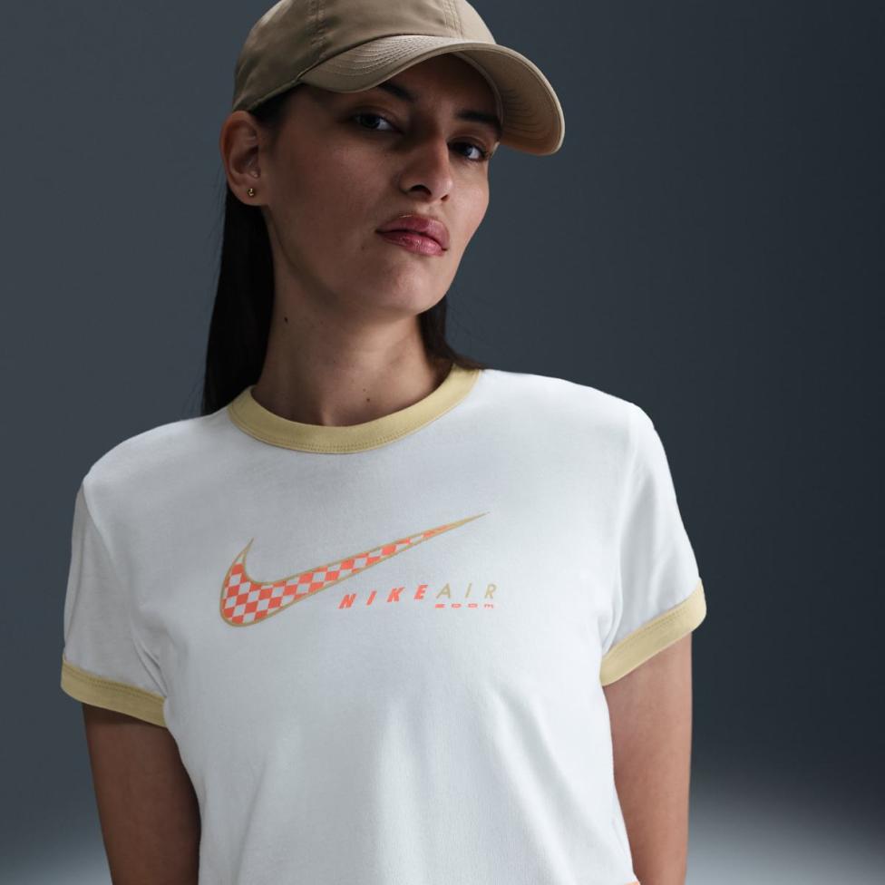 Outlet Жіноча футболка NIKE W NSW CLUB SS TEE MOTO RGR HQ1707-100_image_4