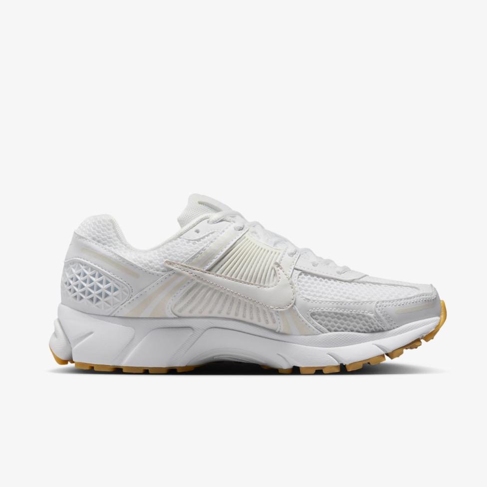 Outlet Женские кроссовки NIKE W ZOOM VOMERO 5 FJ2028-104_image_3