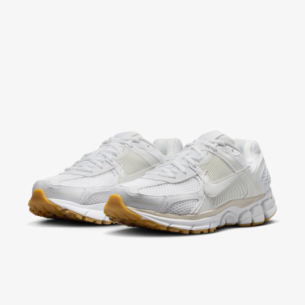 Outlet Женские кроссовки NIKE W ZOOM VOMERO 5 FJ2028-104_image_5