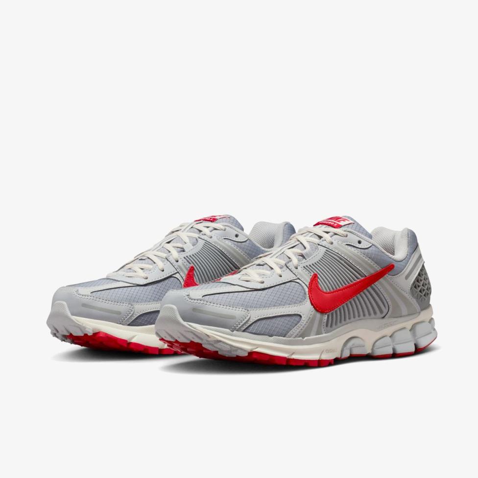 Outlet Мужские кроссовки NIKE ZOOM VOMERO 5 SE IQ6589-001_image_5