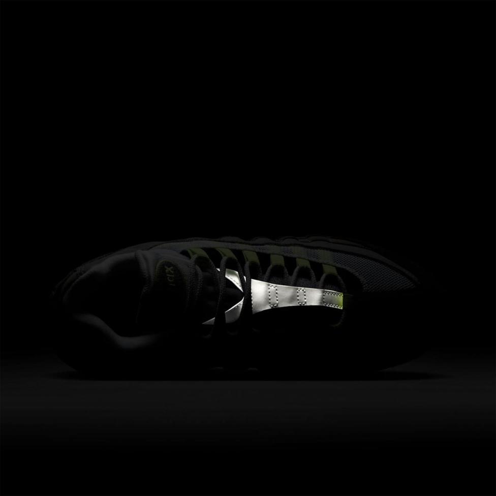Outlet Чоловічі кросівки NIKE AIR MAX 95 BIG BUBBLE HM4740-001_image_9