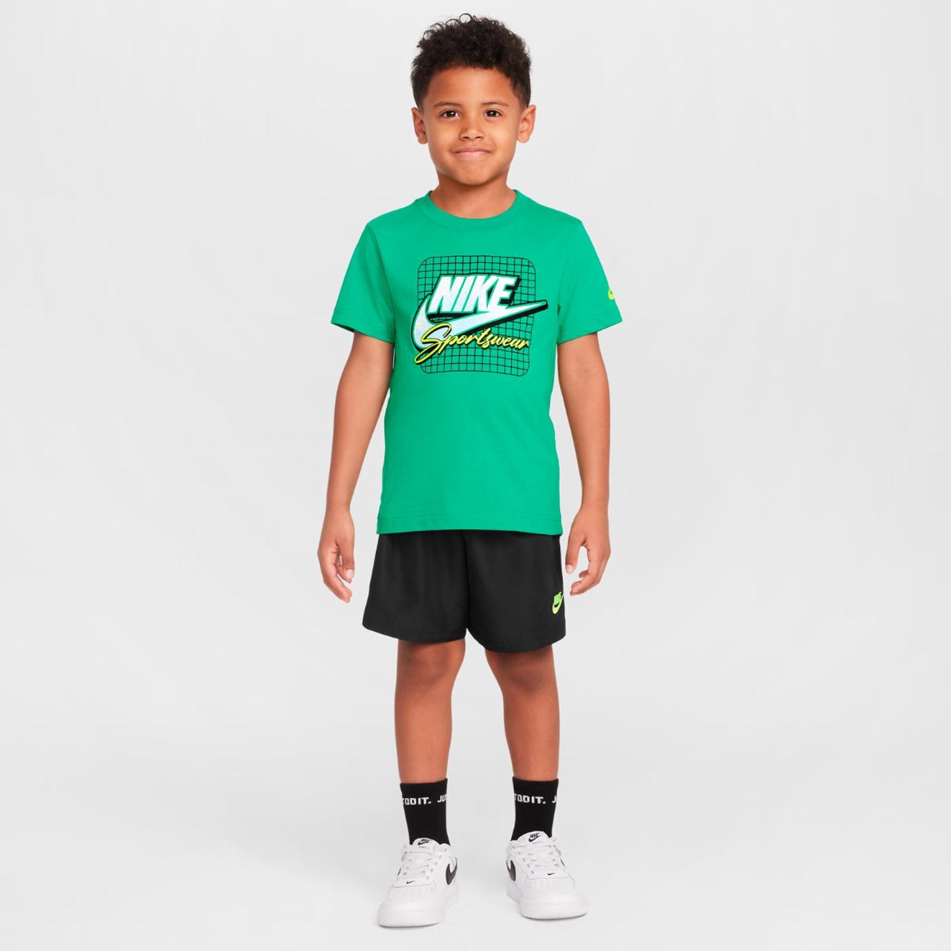 Outlet Дитячий набір: футболка, шорти NIKE NKB B NSW AYG W TAFFETA SHORT / NKB B NSW AYG W TAFFETA SHOR 86M991-023