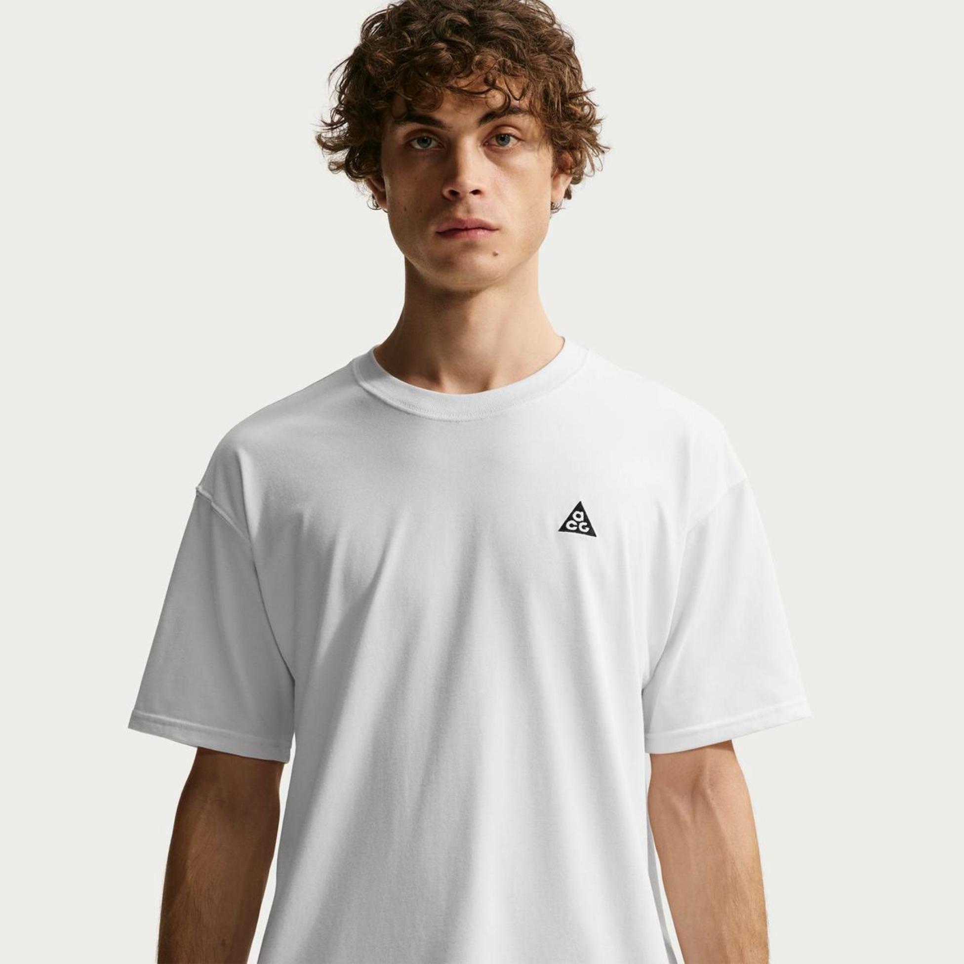 Outlet Чоловіча футболка NIKE M ACG DF TEE LSE 12MO CAMP LT IH1288-121