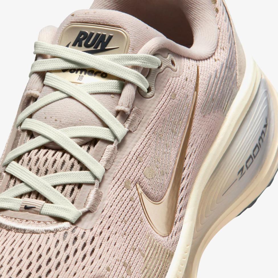 Outlet Женские кроссовки NIKE W VOMERO 18 SE IF4463-200_image_6