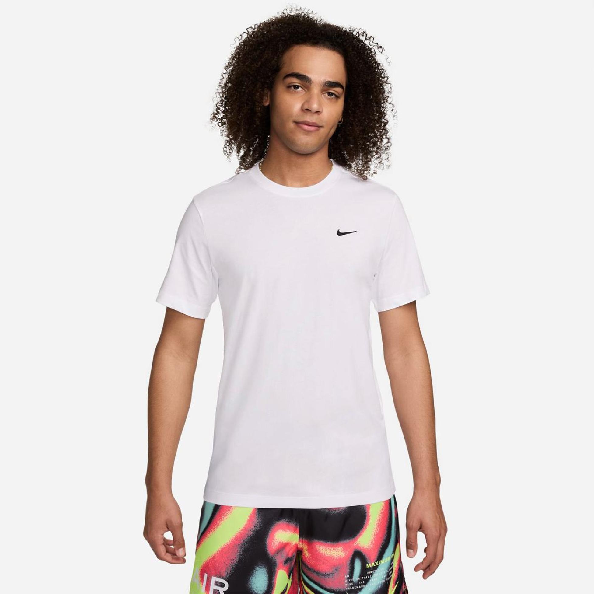Outlet Чоловіча футболка NIKE M NSW TEE NK EMBRD SWSH FS BV0507-100