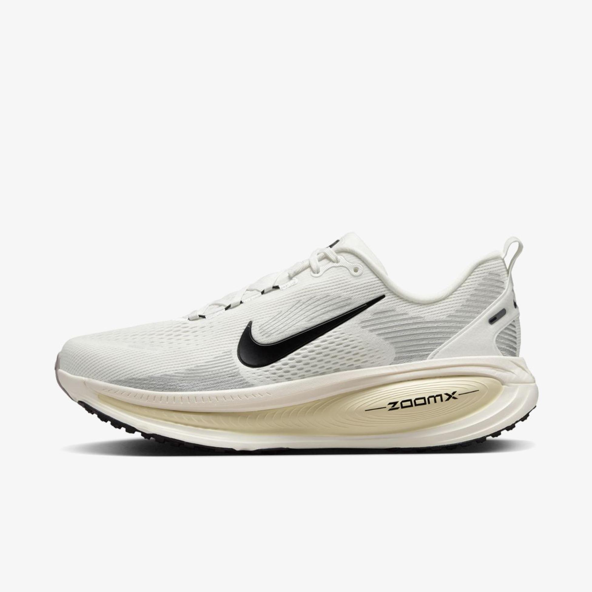 Outlet Чоловічі кросівки NIKE VOMERO 18 COCONUT MILK HM6803-101