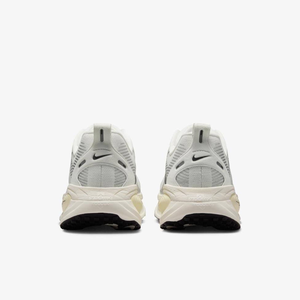 Outlet Чоловічі кросівки NIKE VOMERO 18 COCONUT MILK HM6803-101_image_6