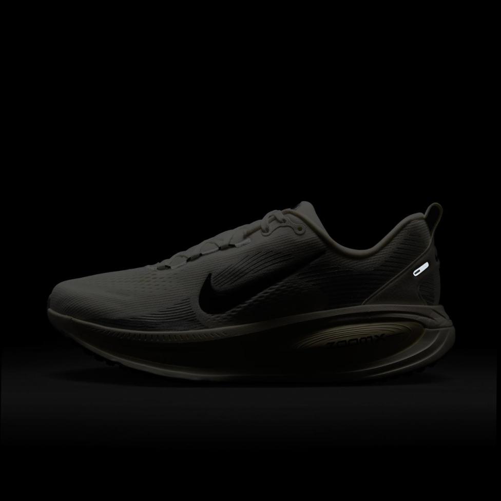 Outlet Чоловічі кросівки NIKE VOMERO 18 COCONUT MILK HM6803-101_image_10