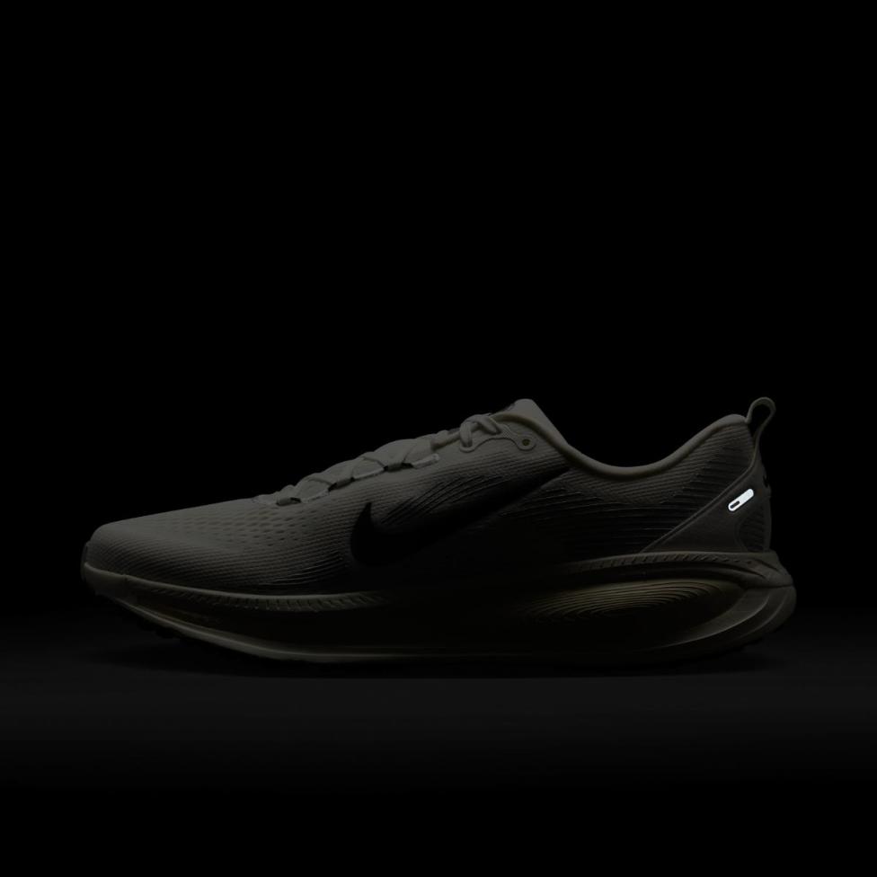 Outlet Чоловічі кросівки NIKE VOMERO 18 COCONUT MILK HM6803-101_image_11