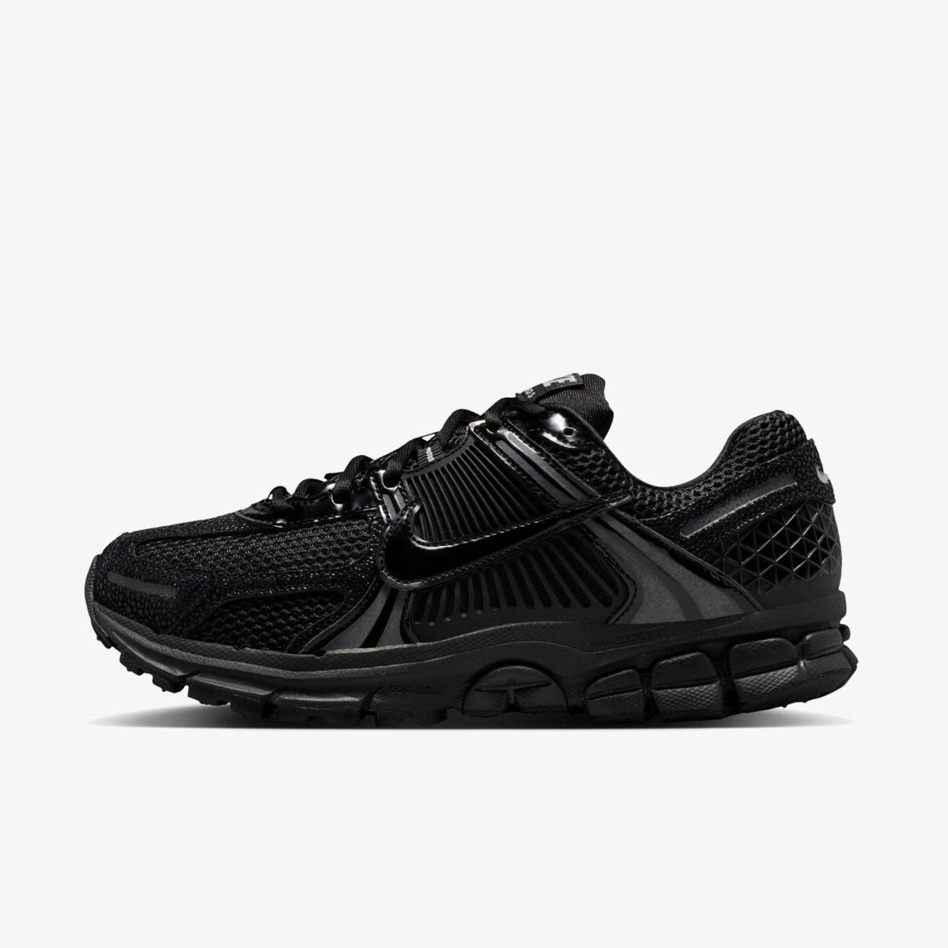Outlet Жіночі кросівки NIKE W ZOOM VOMERO 5 II6236-001