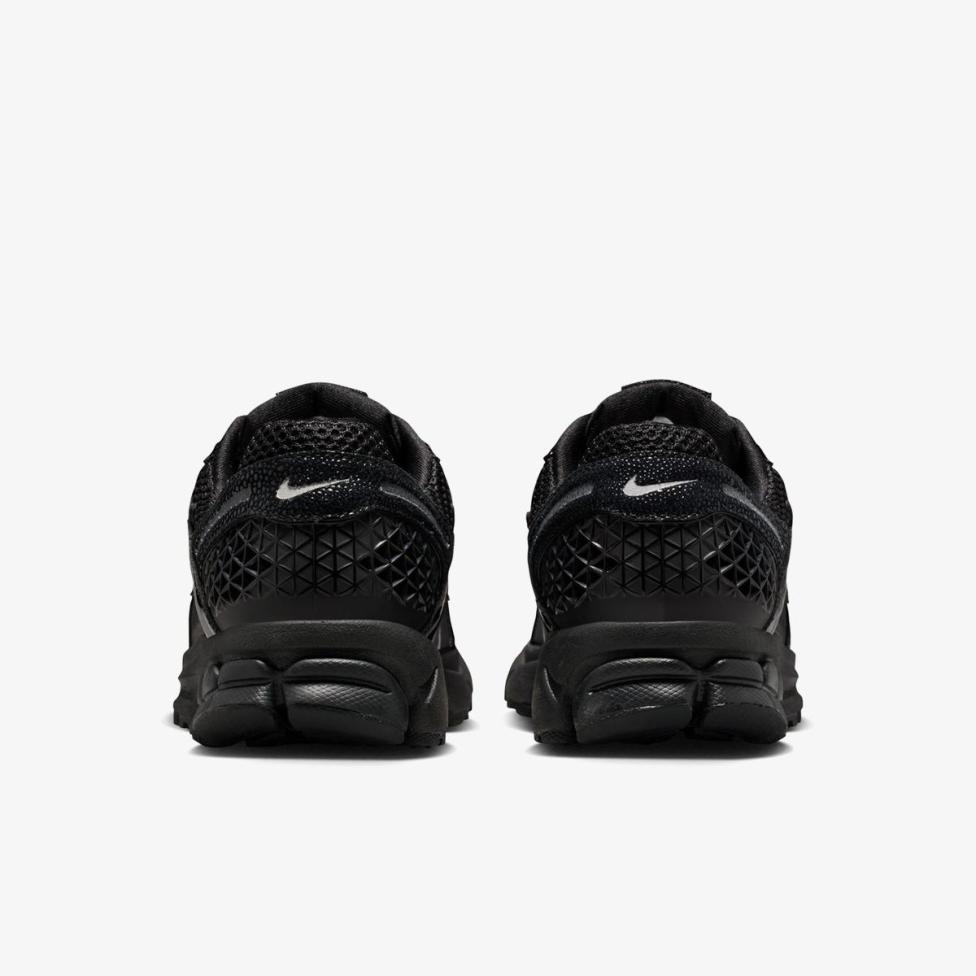 Outlet Женские кроссовки NIKE W ZOOM VOMERO 5 II6236-001_image_6
