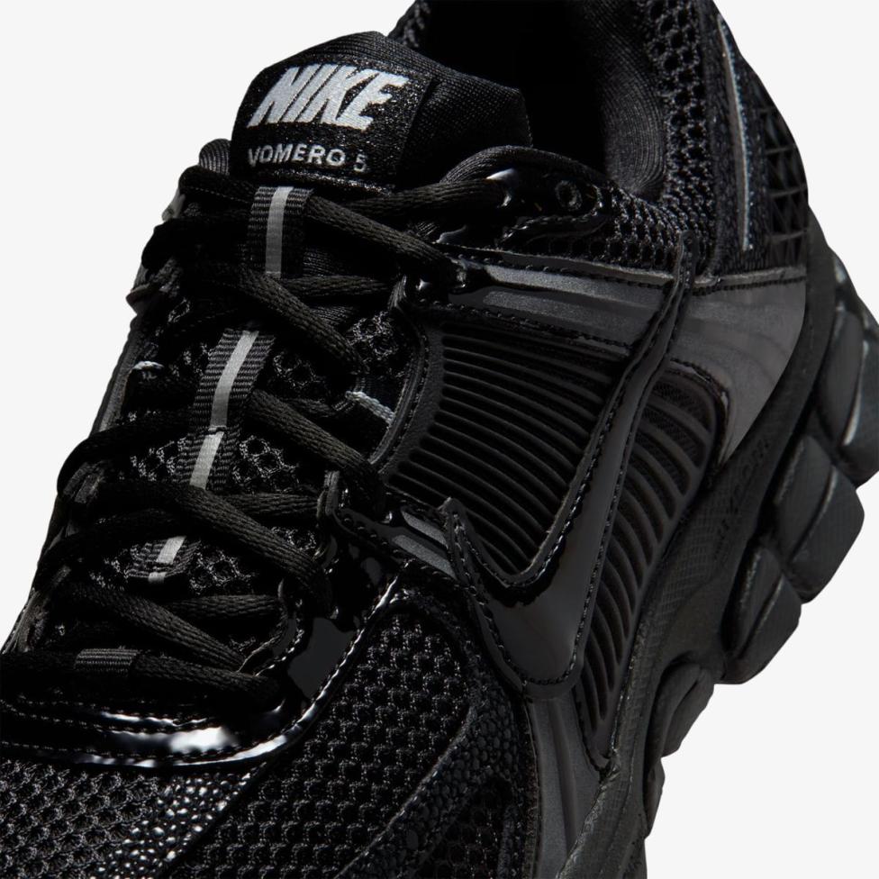 Outlet Женские кроссовки NIKE W ZOOM VOMERO 5 II6236-001_image_7