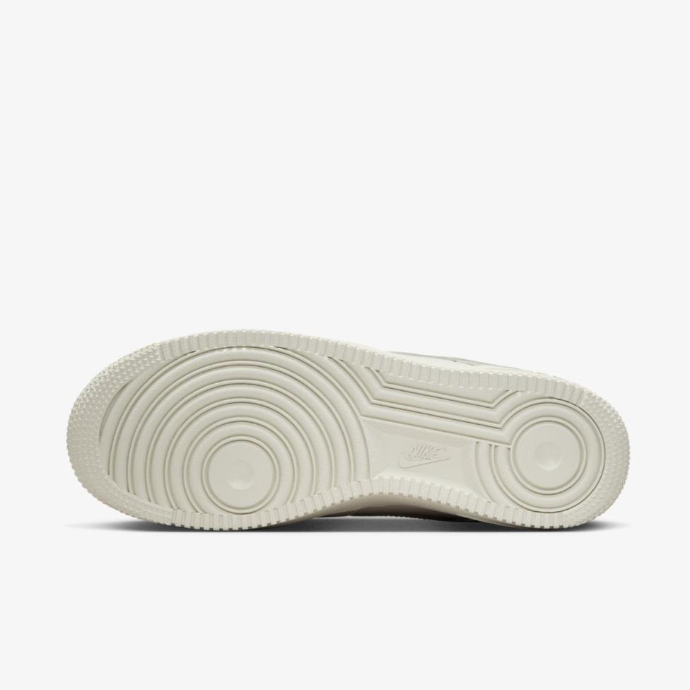 Outlet Жіночі кросівки NIKE WMNS AIR FORCE 1 LO PRM DN5463-001