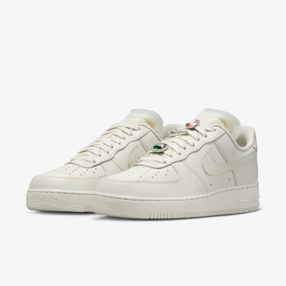 Outlet Жіночі кросівки NIKE WMNS AIR FORCE 1 LO PRM DN5463-001_image_5
