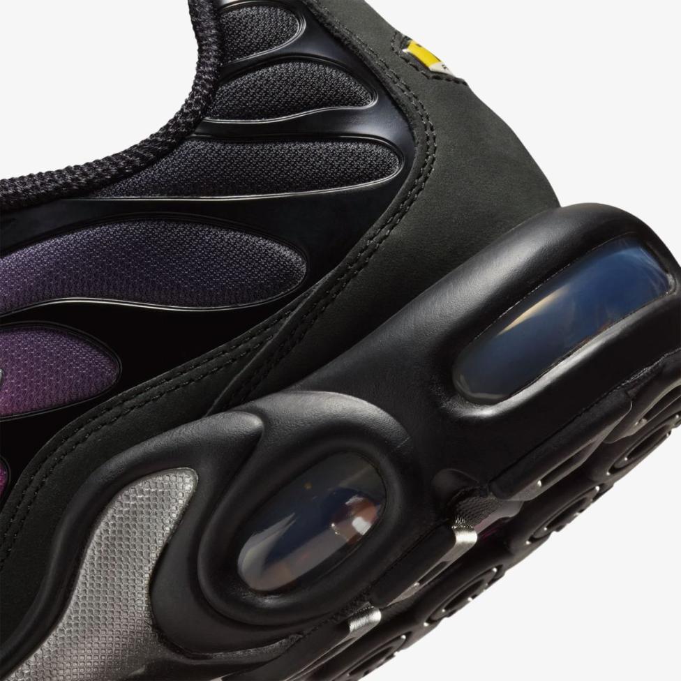 Outlet Жіночі кросівки NIKE AIR MAX PLUS IQ0280-010_image_8