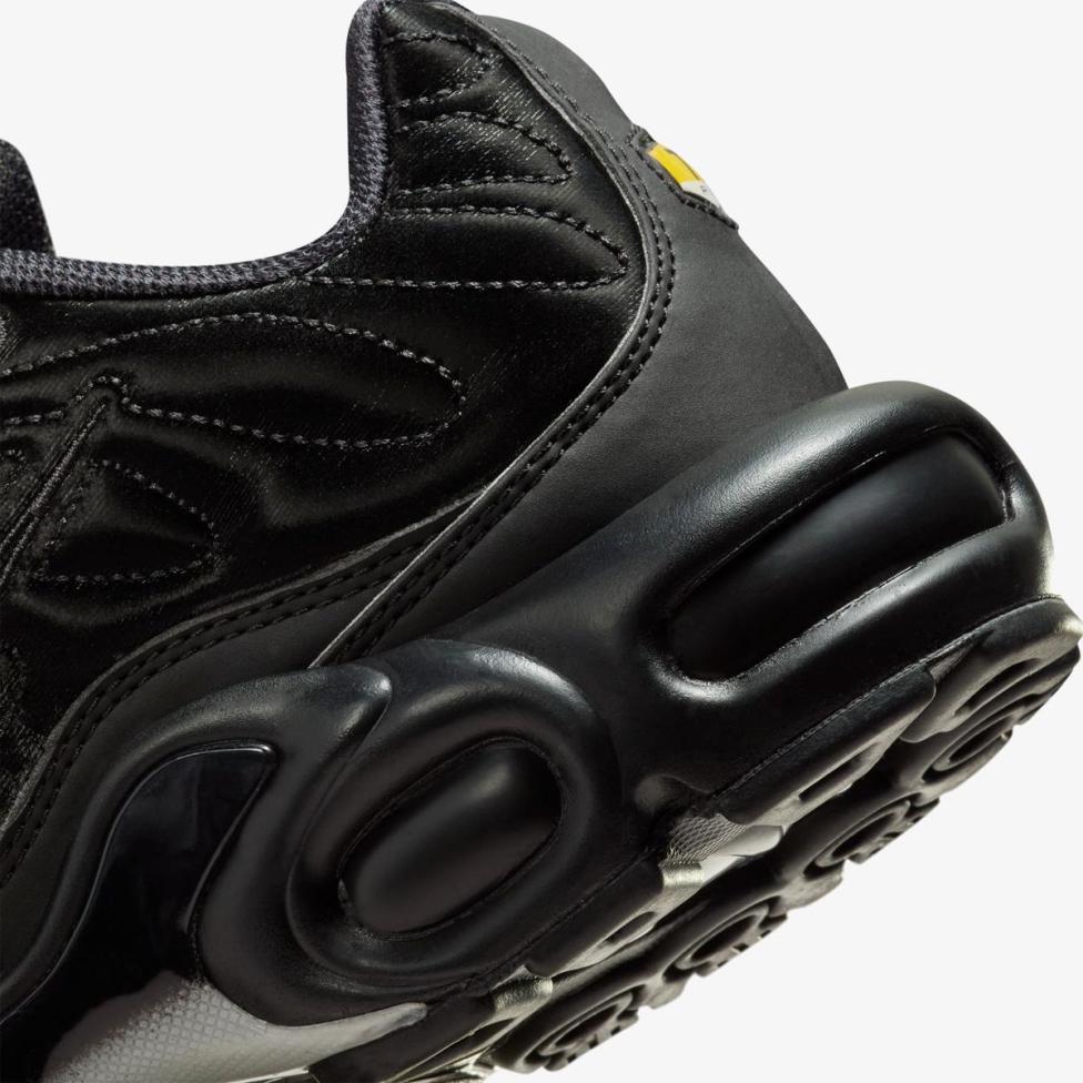 Outlet Женские кроссовки NIKE AIR MAX PLUS FV1169-001_image_6