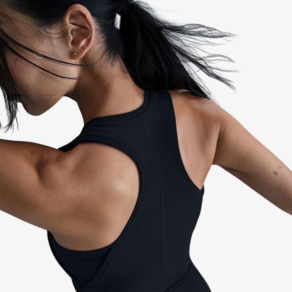 Outlet Жіноча майка NIKE VICTORY DRI-FIT FD5584-010