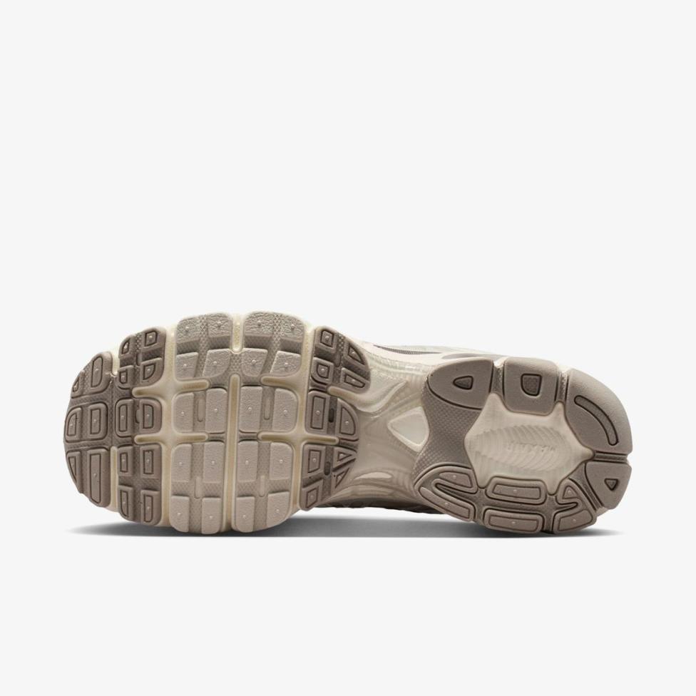 Outlet Жіночі кросівки NIKE AIR MAX MOTO 2K IQ0272-030