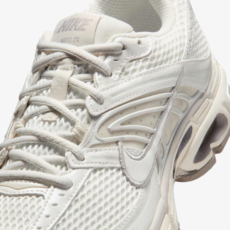 Outlet Жіночі кросівки NIKE AIR MAX MOTO 2K IQ0272-030_image_7
